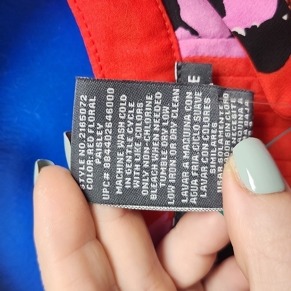 NWT CHELSEA & THEODORE RED SLEEVELESS FLORAL BLOUSE LARGE - Picture 7 of 9